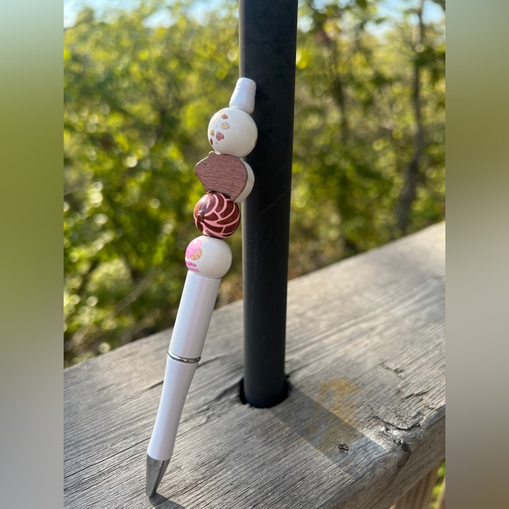 👑💥 Handmade Coffee Decorative White and Pink Pen